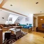 Zora Family Apartamento