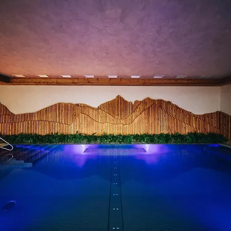 Zora Family * Tátralomnic